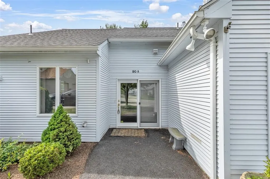 90 Nipmuc Trail North Providence RI 02904