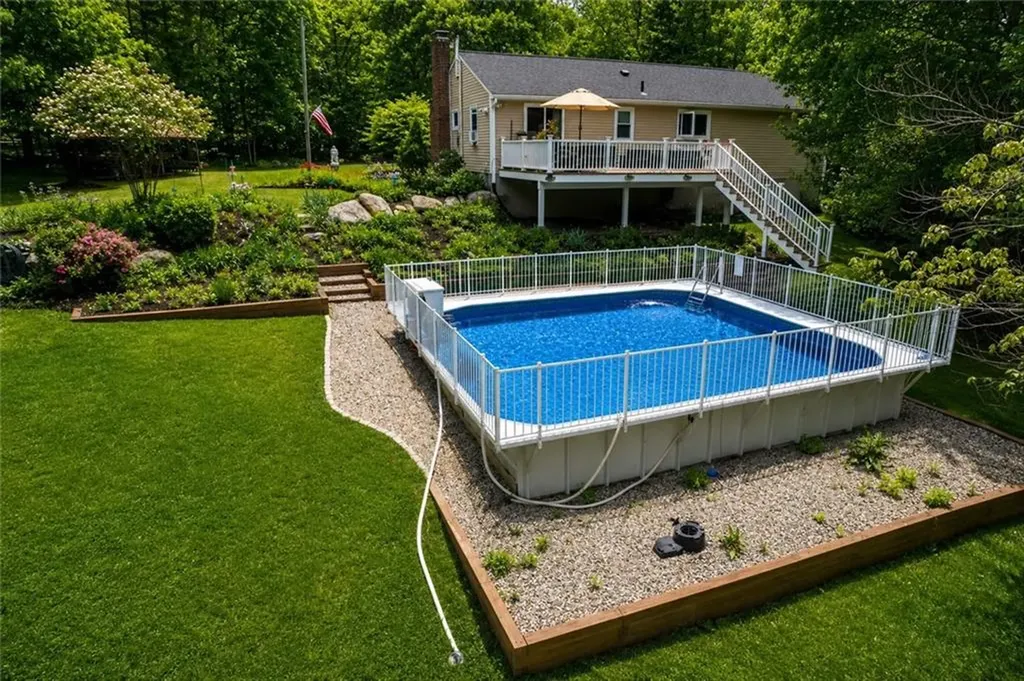 422 Rockland Road Scituate RI 02857