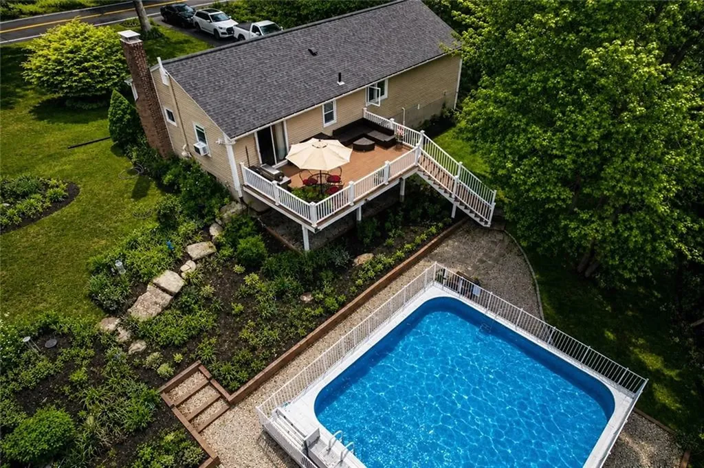 422 Rockland Road Scituate RI 02857