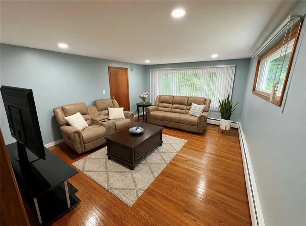 75 Hobson Avenue North Providence RI 02911