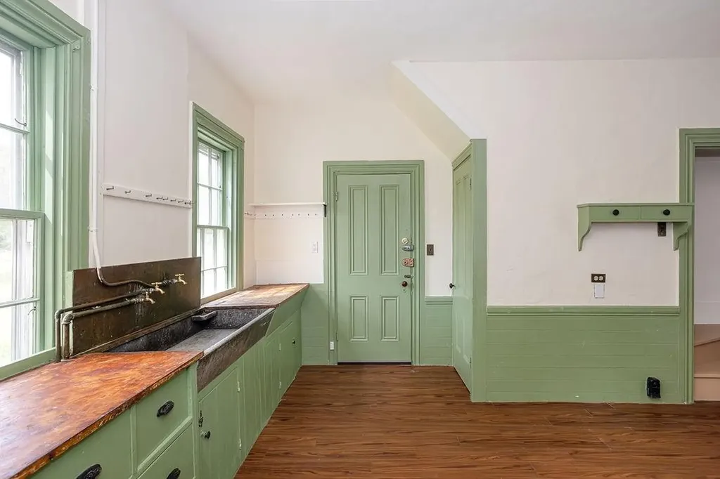 299 Davisville Road North Kingstown RI 02852