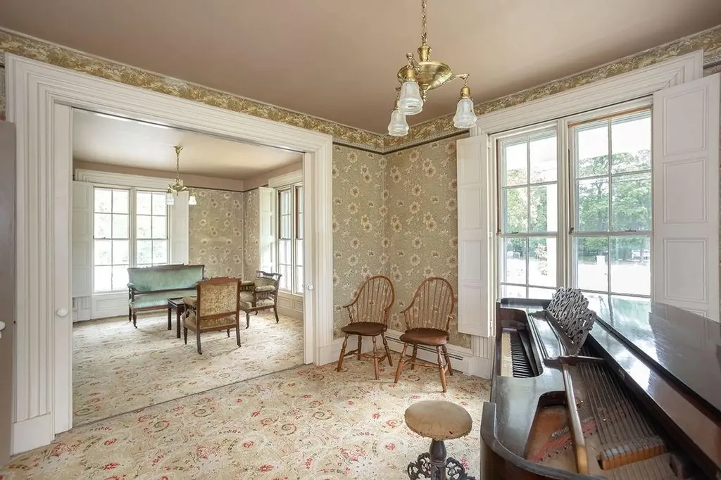 299 Davisville Road North Kingstown RI 02852