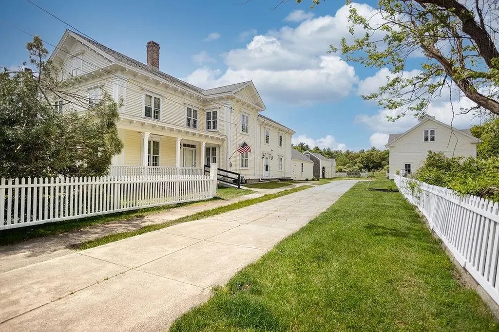 299 Davisville Road North Kingstown RI 02852
