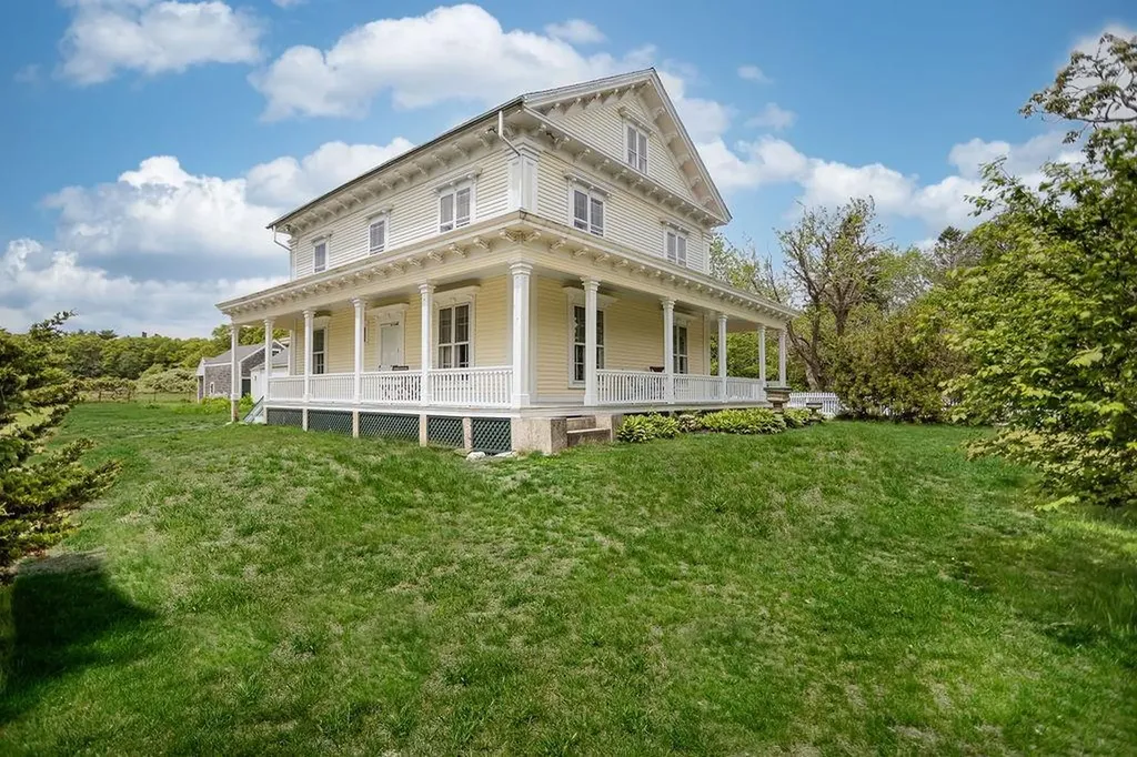 299 Davisville Road North Kingstown RI 02852