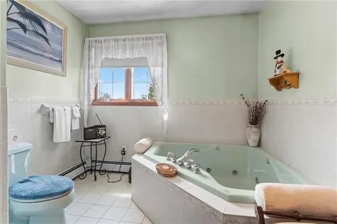 36 High St Street Freetown MA 02702