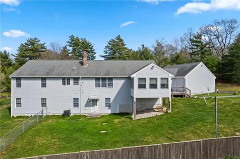 36 High St Street Freetown MA 02702