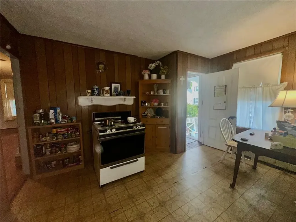 26 Pleasant Street Lincoln RI 02865