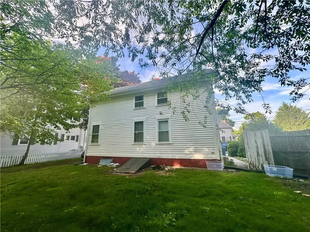 26 Pleasant Street Lincoln RI 02865