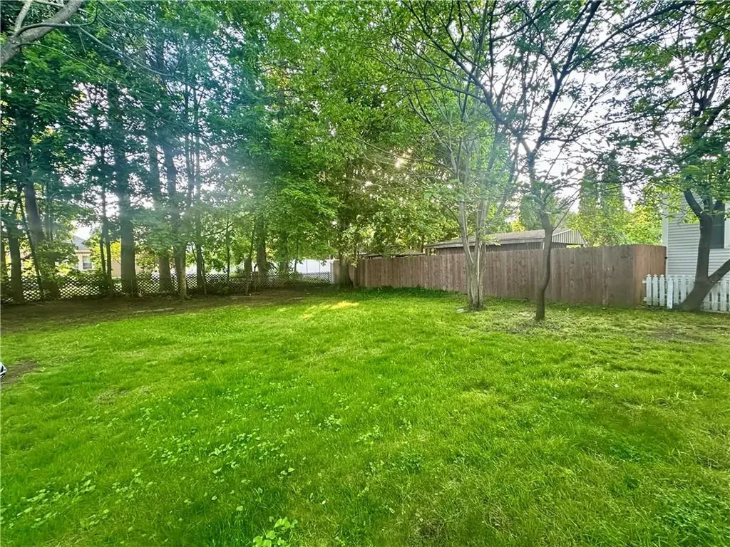 26 Pleasant Street Lincoln RI 02865