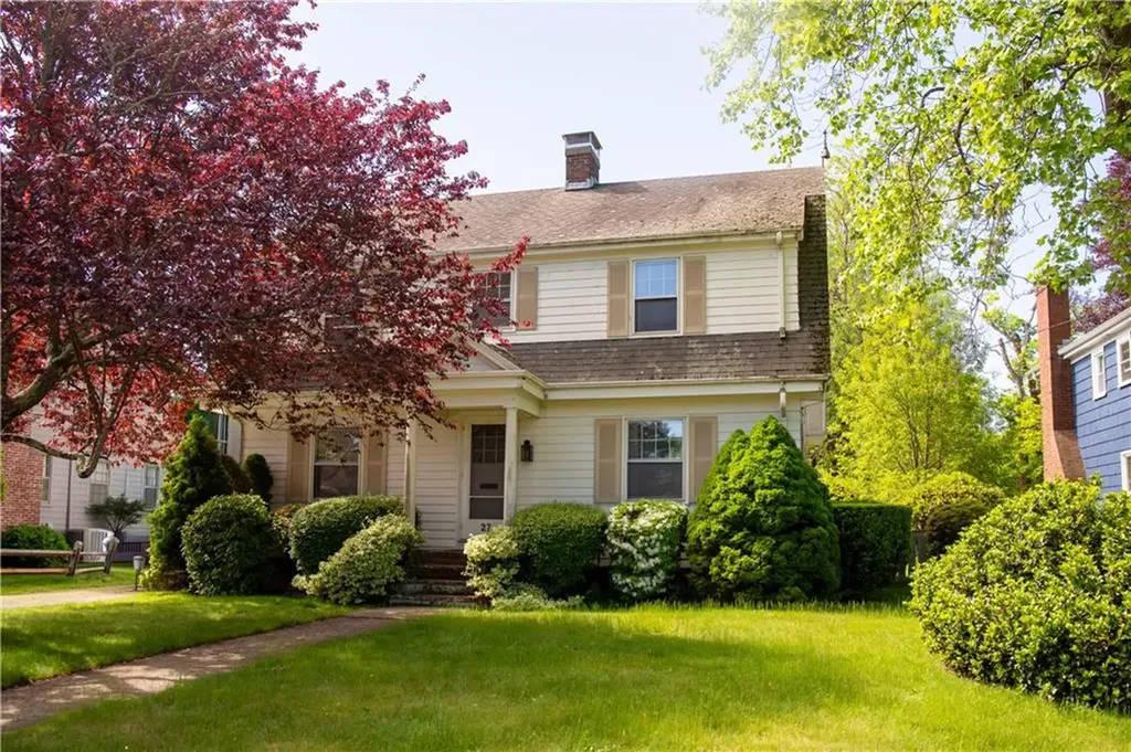 27 Parker Avenue Newport RI 02840