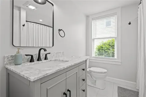 484 Thames Street Bristol RI 02809