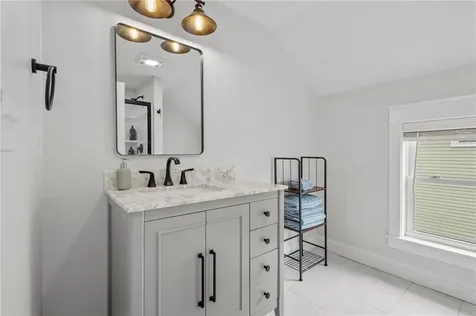 484 Thames Street Bristol RI 02809