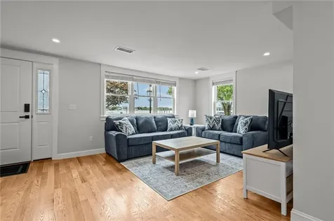 484 Thames Street Bristol RI 02809