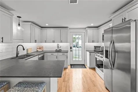 484 Thames Street Bristol RI 02809