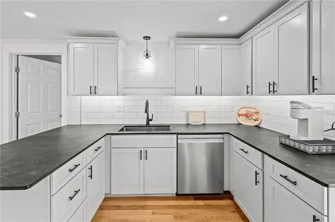 484 Thames Street Bristol RI 02809