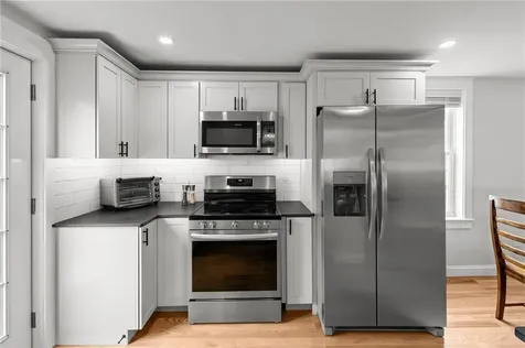 484 Thames Street Bristol RI 02809
