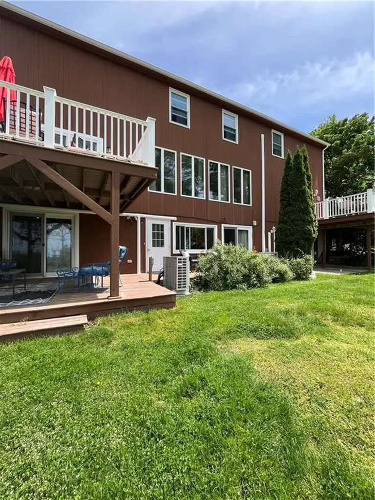 64 Mitchell Road Portsmouth RI 02871
