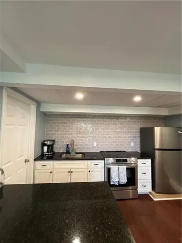 64 Mitchell Road Portsmouth RI 02871
