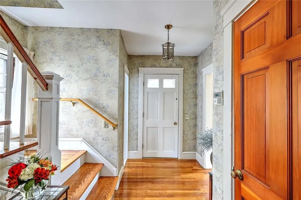 96 Jastram Street Providence RI 02908