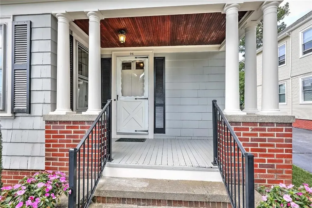 96 Jastram Street Providence RI 02908