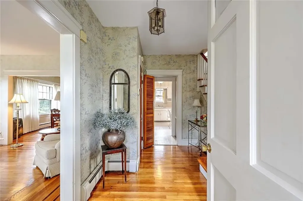96 Jastram Street Providence RI 02908