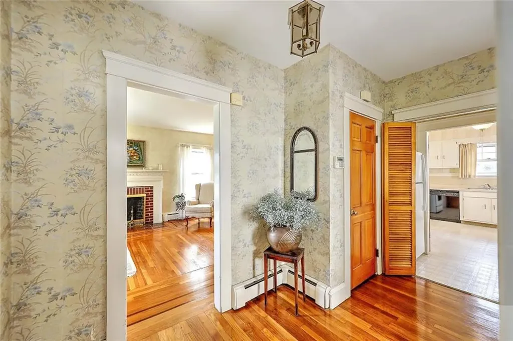 96 Jastram Street Providence RI 02908