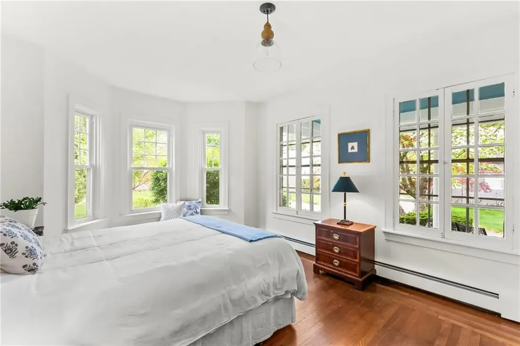 135 Olney Avenue North Providence RI 02911