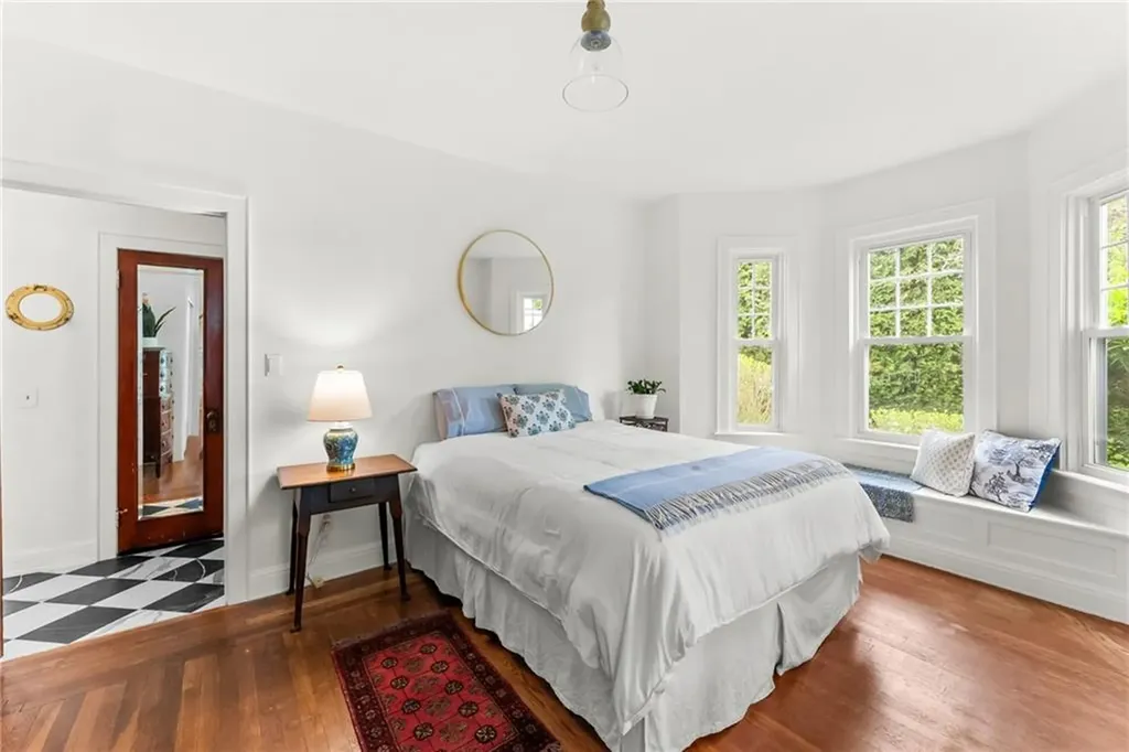 135 Olney Avenue North Providence RI 02911