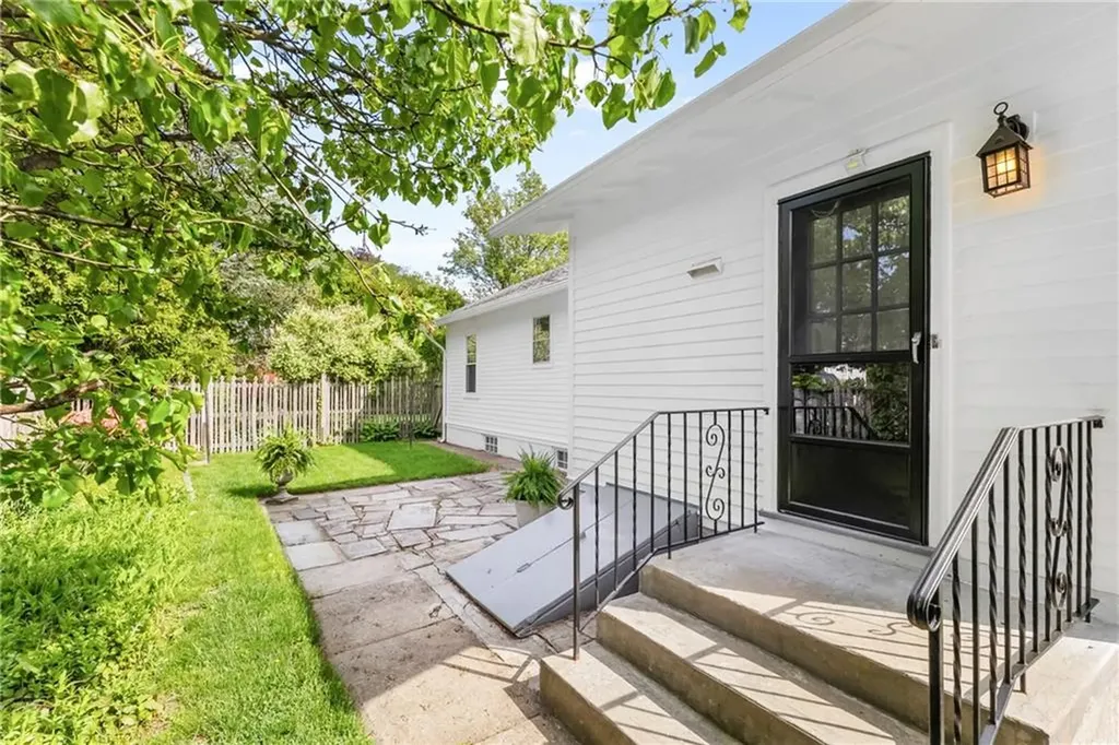 135 Olney Avenue North Providence RI 02911