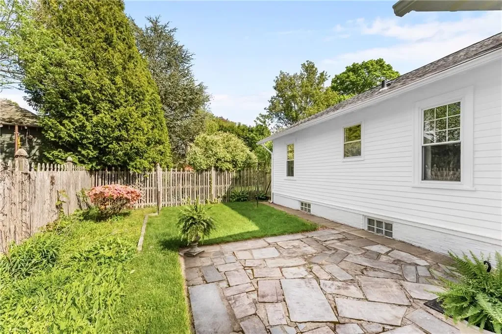 135 Olney Avenue North Providence RI 02911