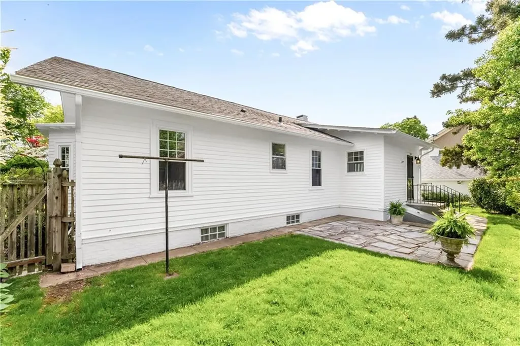 135 Olney Avenue North Providence RI 02911