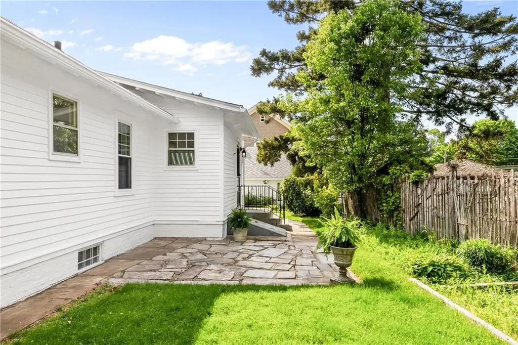 135 Olney Avenue North Providence RI 02911