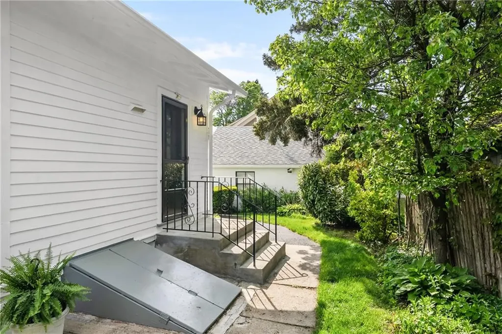 135 Olney Avenue North Providence RI 02911