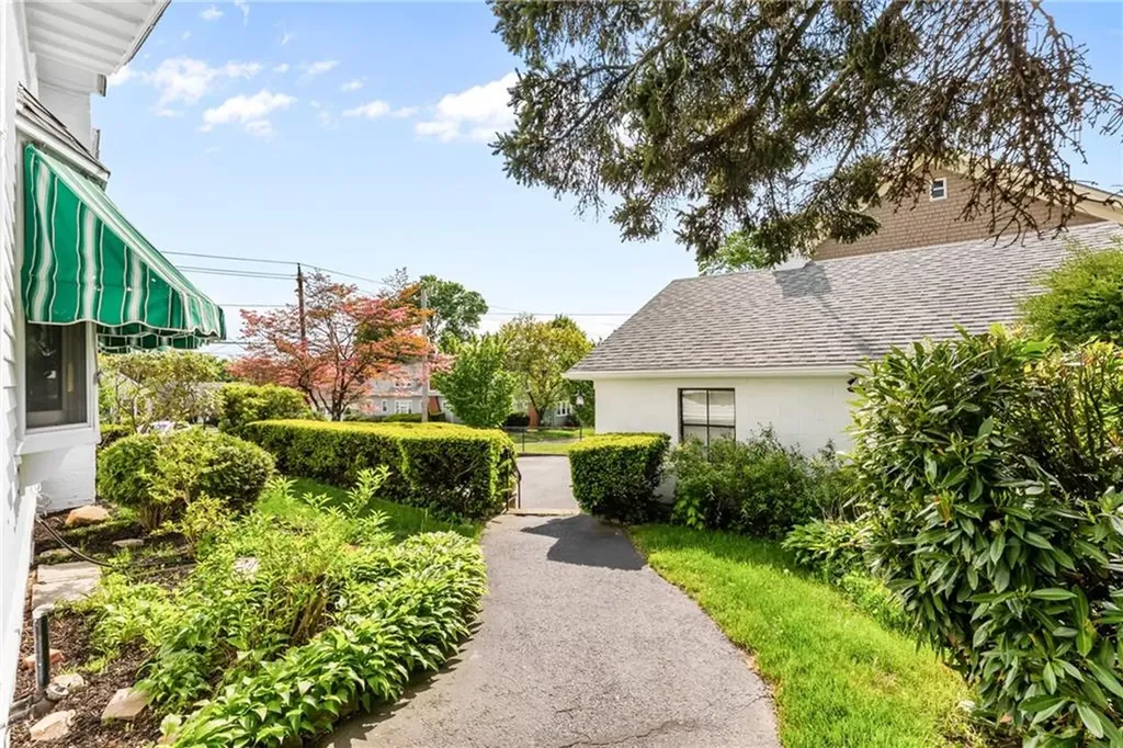 135 Olney Avenue North Providence RI 02911