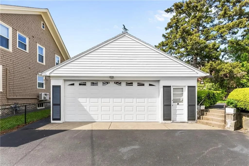 135 Olney Avenue North Providence RI 02911