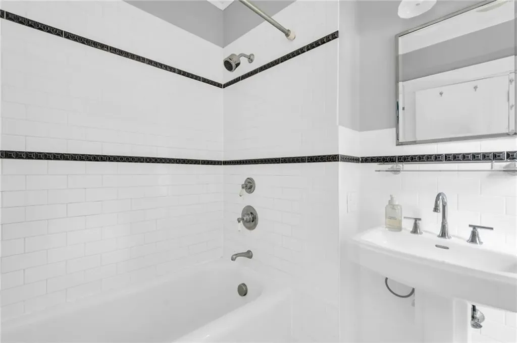 232 Taber Avenue Providence RI 02906