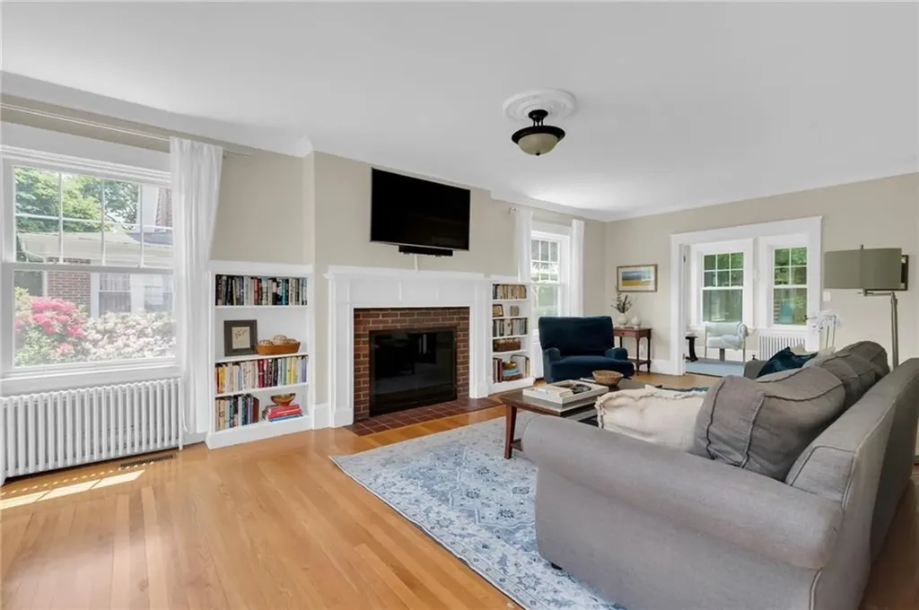 232 Taber Avenue Providence RI 02906