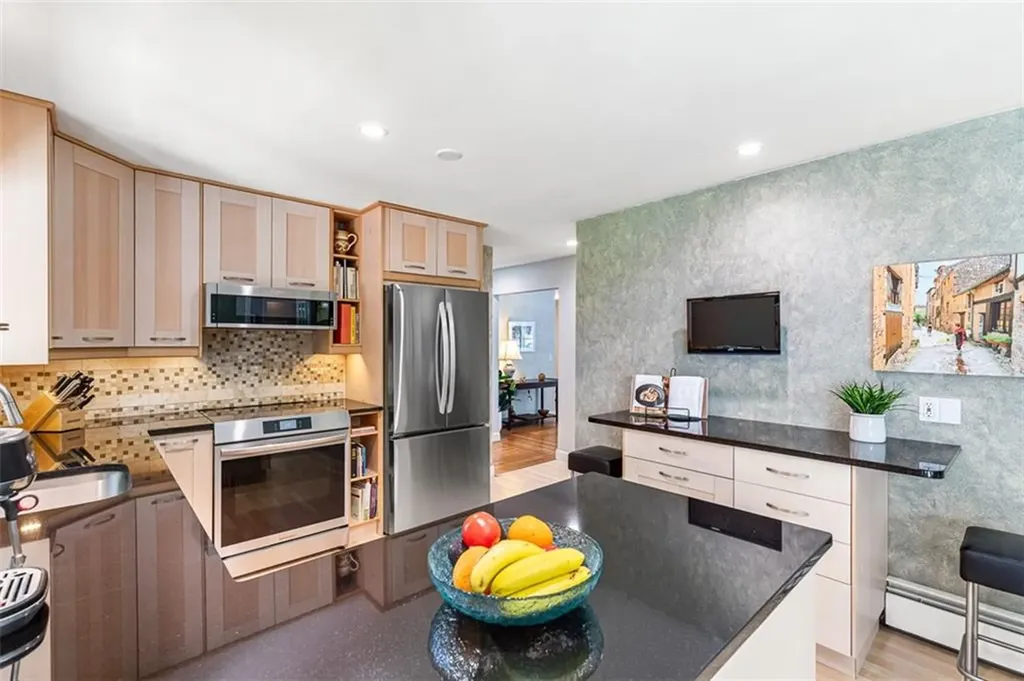 71 Primrose Hill Road Barrington RI 02806