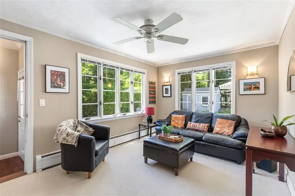 71 Primrose Hill Road Barrington RI 02806