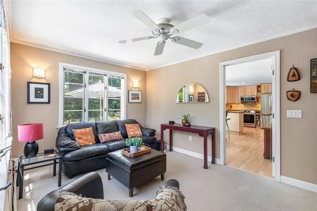 71 Primrose Hill Road Barrington RI 02806