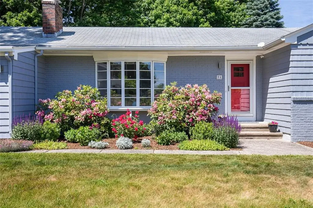71 Primrose Hill Road Barrington RI 02806