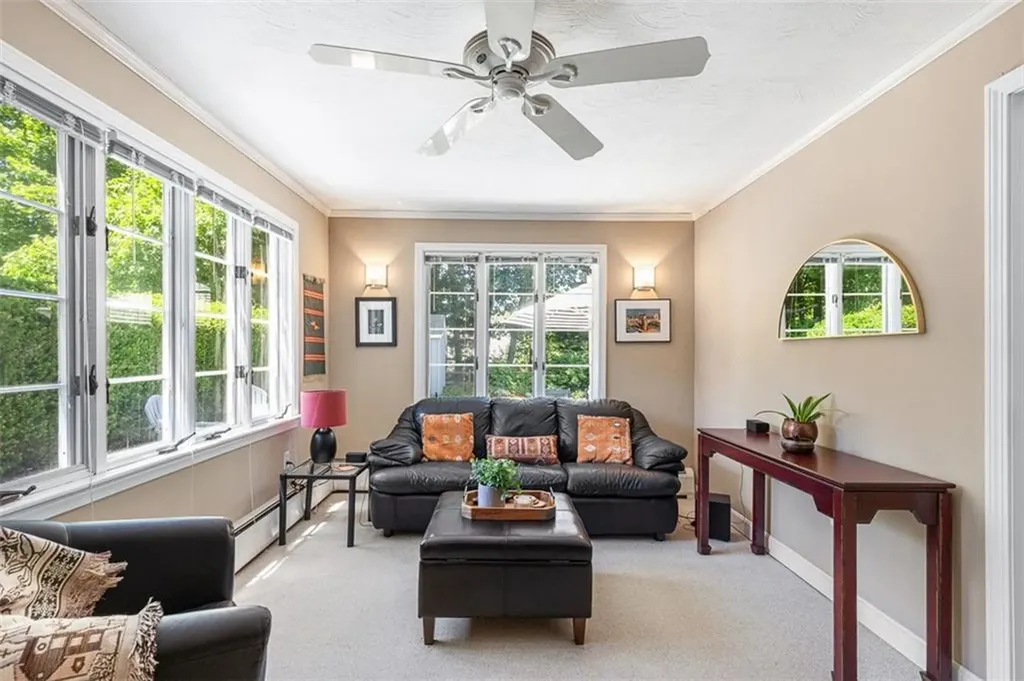 71 Primrose Hill Road Barrington RI 02806