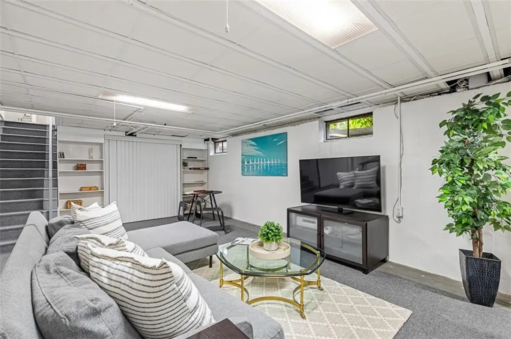 71 Primrose Hill Road Barrington RI 02806
