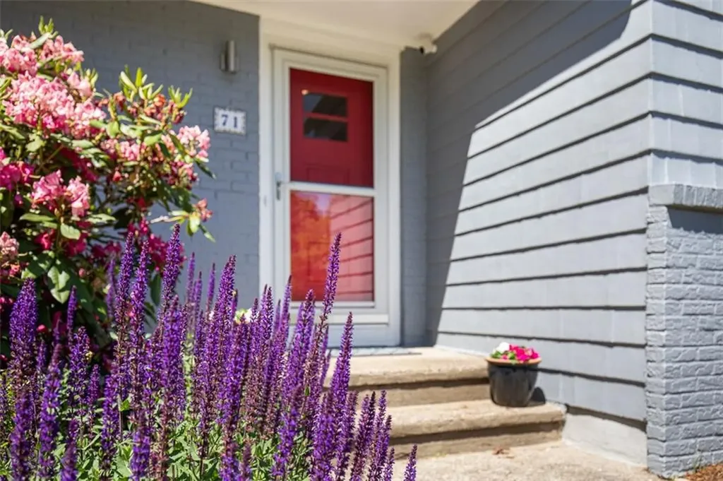 71 Primrose Hill Road Barrington RI 02806