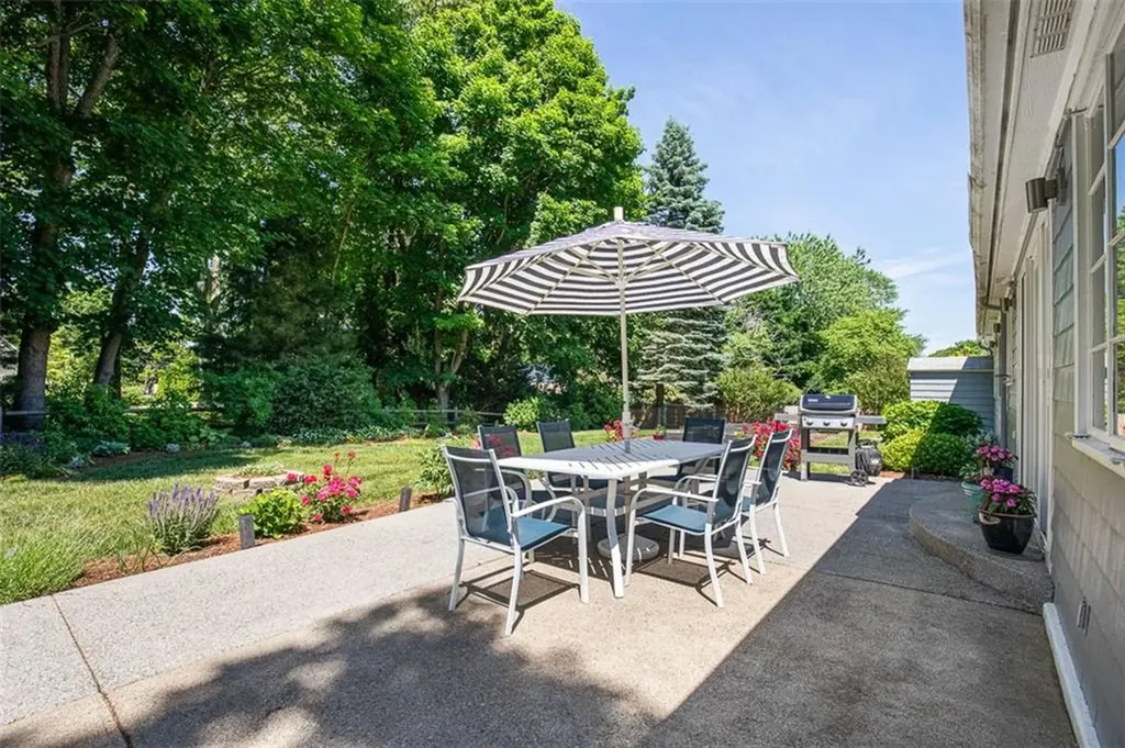 71 Primrose Hill Road Barrington RI 02806