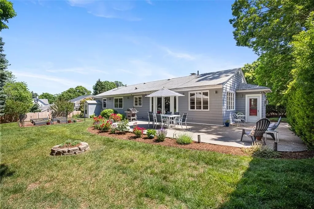 71 Primrose Hill Road Barrington RI 02806