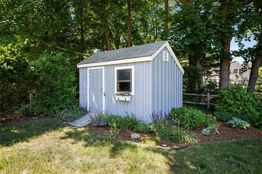 71 Primrose Hill Road Barrington RI 02806
