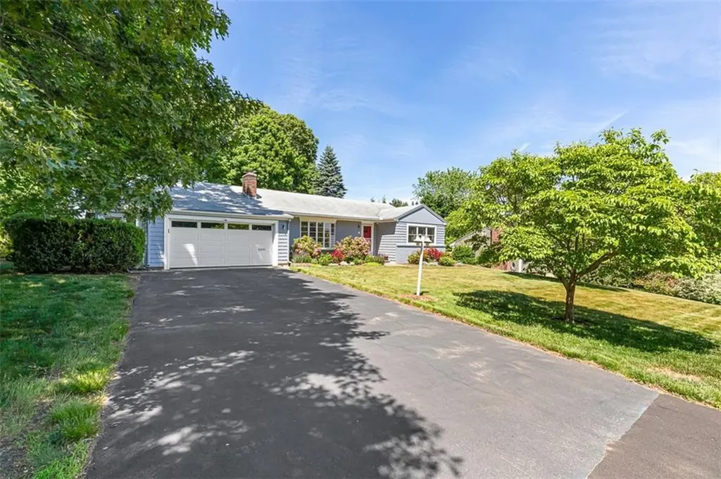 71 Primrose Hill Road Barrington RI 02806