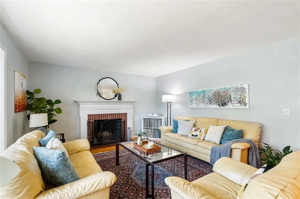 71 Primrose Hill Road Barrington RI 02806