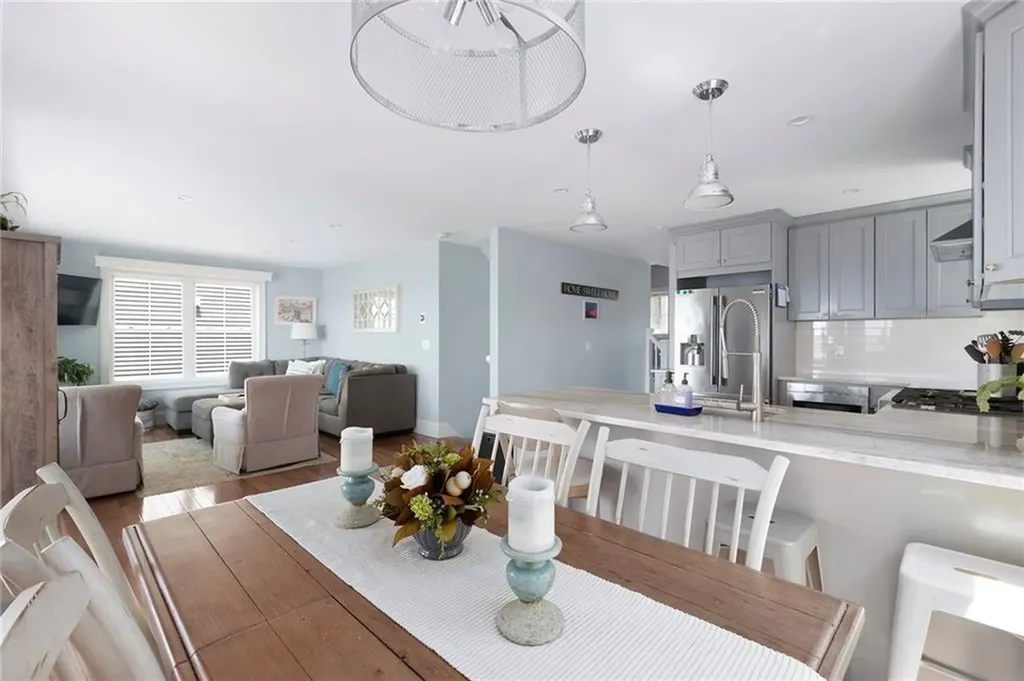 53 White Avenue East Providence RI 02915